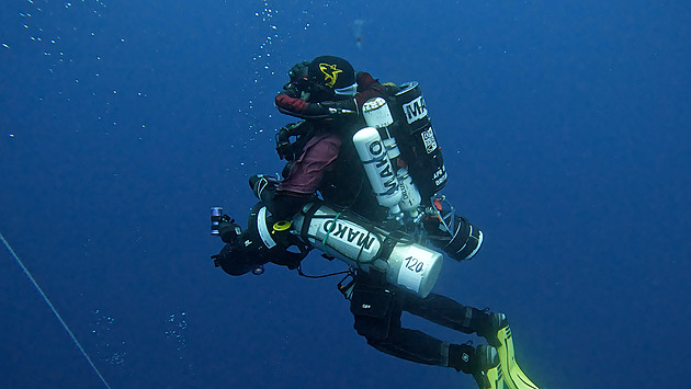 Pohled, který bral dech. Češi se potopili k vraku Britanniku, nahlédli do jeho nitra