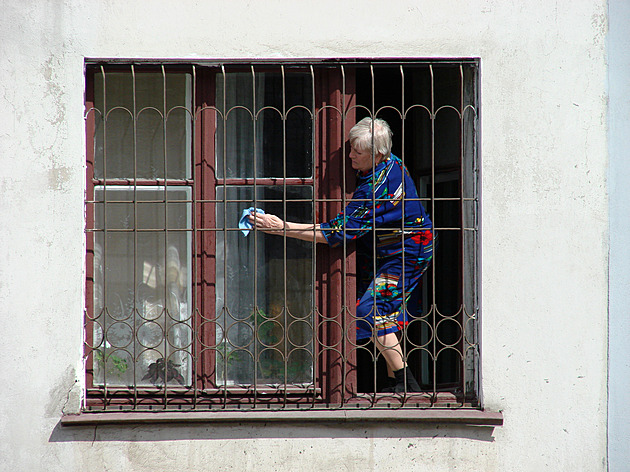 Mytí oken nemusí být noční můra. Naučte se to bez šmouh