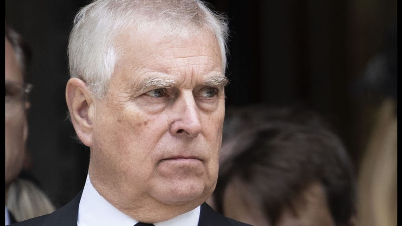 OBRAZEM: Kde dožije princ Andrew? Volí mezi vyhnanstvím na „Sibiři“, Emiráty či Dianiným domem