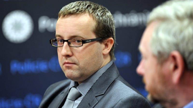 Soudce Kafku propustili z vazby. Dostal monitorovací náramek, ručí za něj manželka