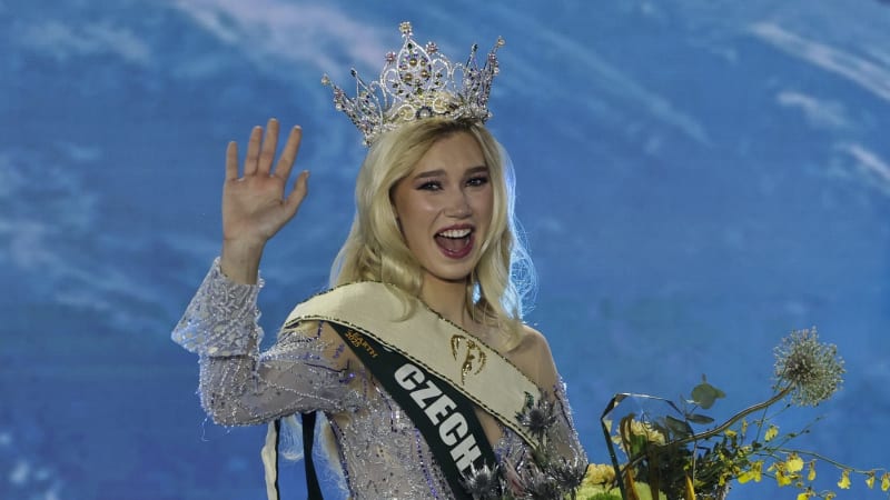 Česko má opět nejkrásnější ženu světa. Studentka Natálie Puškinová zvítězila v Miss Earth