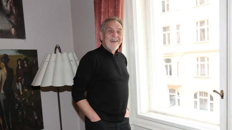 Wabi Daněk žil v krásném bytě u parku s výhledem na celou Prahu. V něm zemřel tak, jak si přál