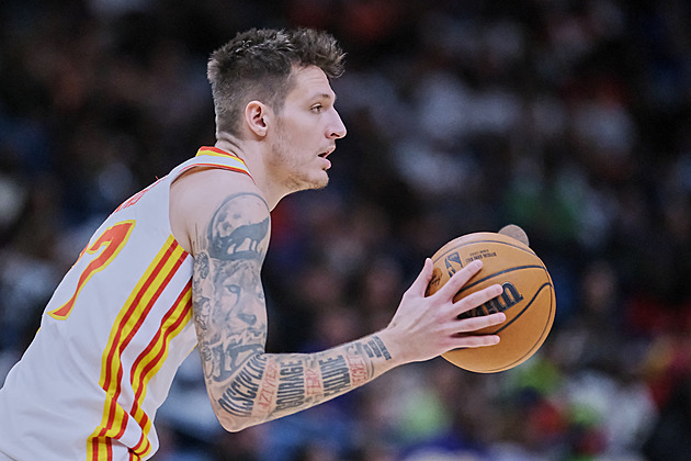 Sedm trefených trojek a 21 bodů. Krejčí povedeným výkonem pomohl Atlantě k výhře