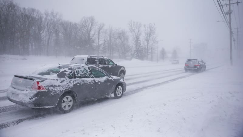 Sněhové peklo na americké dálnici: V bouři se srazilo přes 40 aut 
