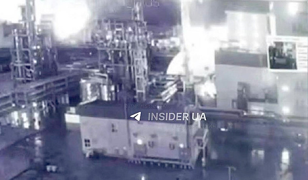 Ukrajina vyslala drony až do Kaspického moře, zasáhla ruskou ropnou plošinu