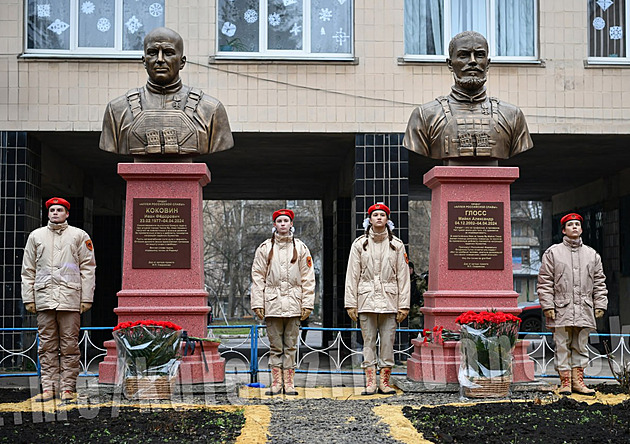 Syn náměstkyně šéfa CIA dostal v Doněcku bustu. Je po něm pojmenovaná i škola