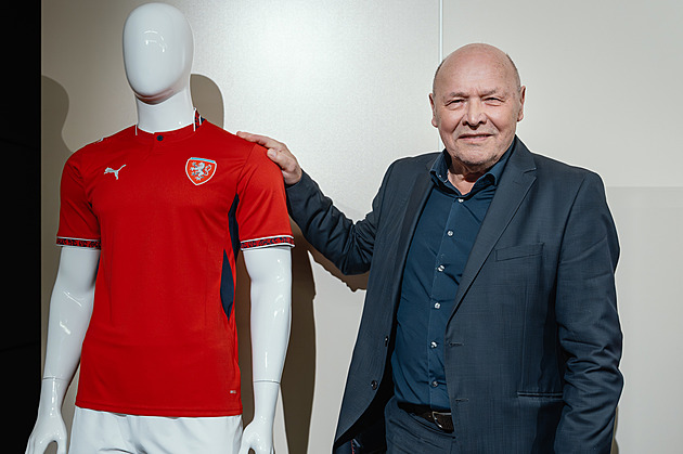 Na pozici kapitána zvažuju několik jmen, říká Koubek. O Vánocích nakoukával Iry