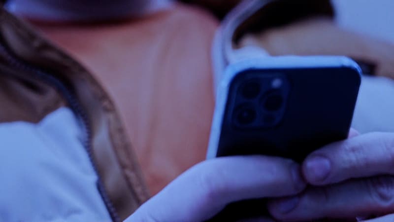 Kyberšikana v Česku? Problém přiživuje zbrklé chování rodičů i neochota mluvit, míní experti