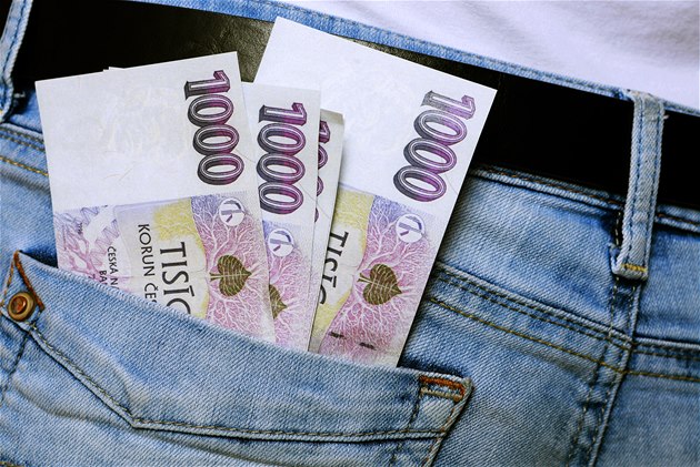 Poprvé přes padesát tisíc. Průměrná mzda vyšplhala na 52 283 korun