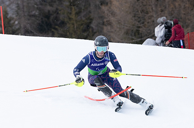 Porozumění a funkční bluetooth. Paralyžař Simpson přiblížil dění na sjezdovce