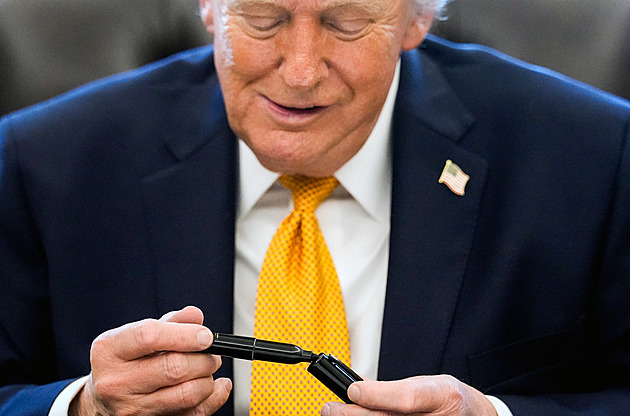 ZAHRANIČNÍ GLOSÁŘ: Proč nemít v Bílém domě orangutana? Den Trumpa s Íránem