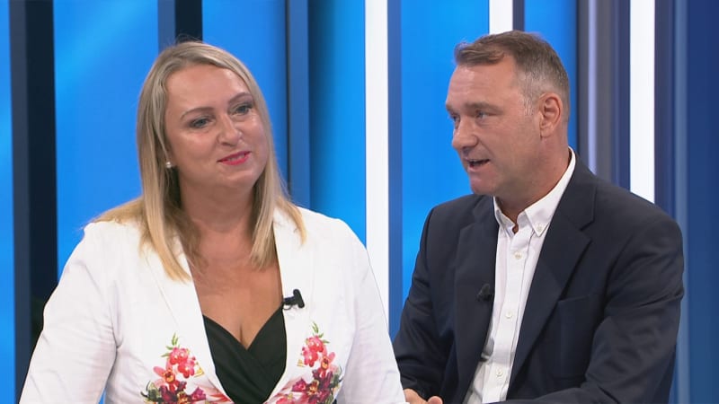 Takové obstrukce Sněmovna nezažila, slíbila Vaňková. „Rozfrcali“ jste peníze ČT, opáčil Fiala