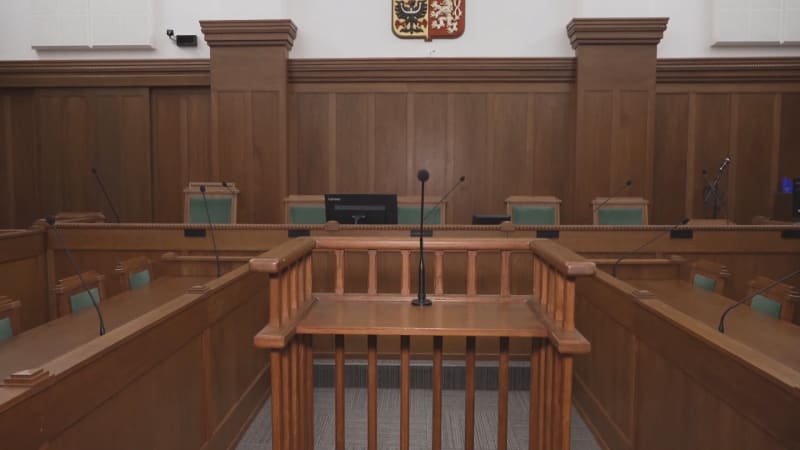 Vražda manželky za 150 tisíc. Soud v Pardubicích rozplétá smrt ženy umlácené tyčí