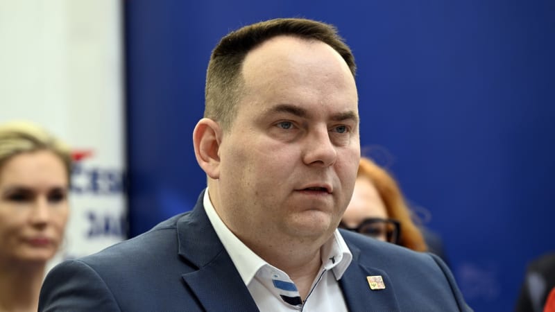 Vláda se na rozpočtových úsporách neshodla, řekl Hrnčíř. Jednání budou pokračovat