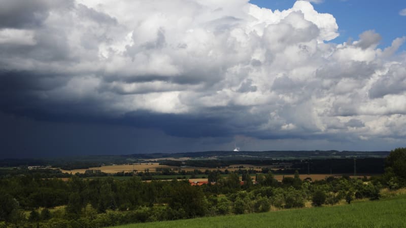 RADAR: Do Česka dorazila studená fronta, přijde i déšť. Předpověď odhalila, kdy se oteplí