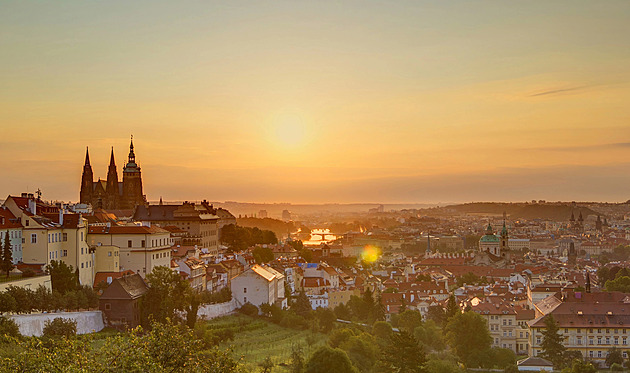 Nastal astronomický podzim. Rovnodennost nastala v noci, letní čas skončí až za měsíc