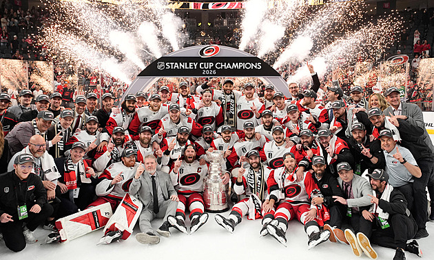 Hvězdy, peníze, spory i nejistota kolem Čechů. Co řeší týmy před startem NHL?