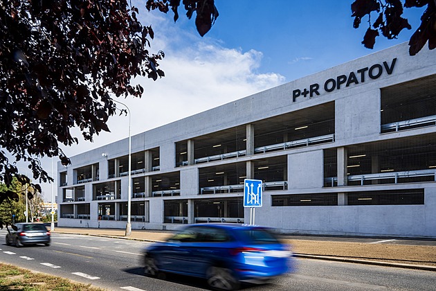 Praha otevřela nová P+R parkoviště, ale na další už není místo. Chybí tisíce míst