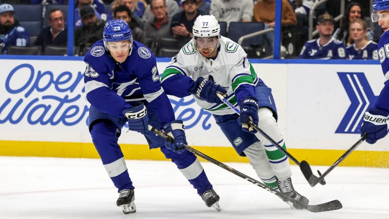 Skvělý obrat Tampy proti Vancouveru režíroval dvěma góly Kučerov, bodoval i Chytil